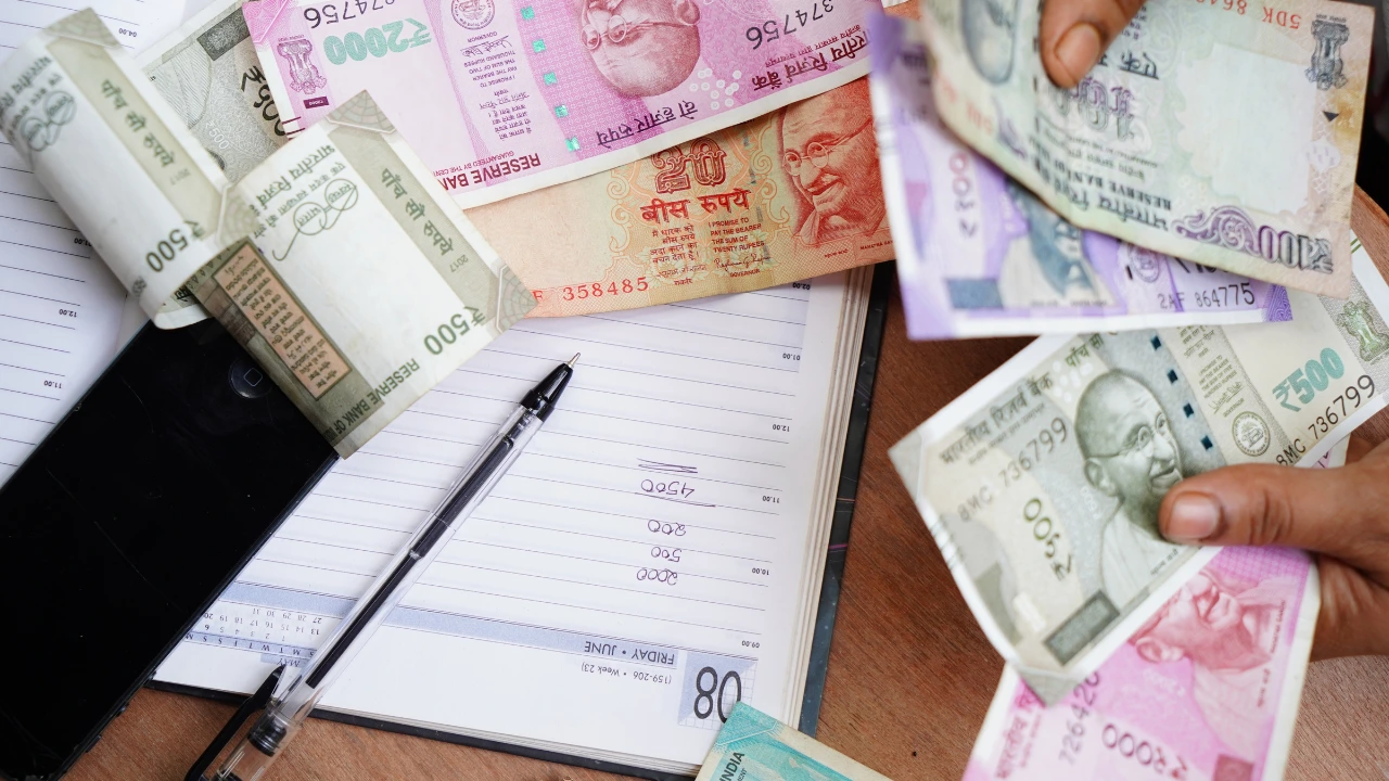 save ₹1 lakh in one year